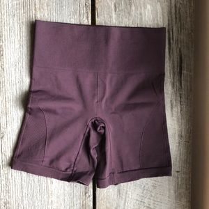 Lulu lemon plum compression bike shorts